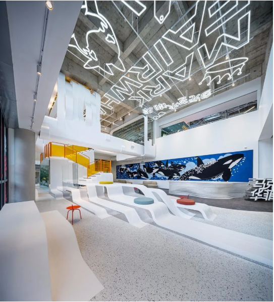 辦公室規(guī)劃成這樣 你還想在家辦公嗎？--馬克華菲上海總部辦公室